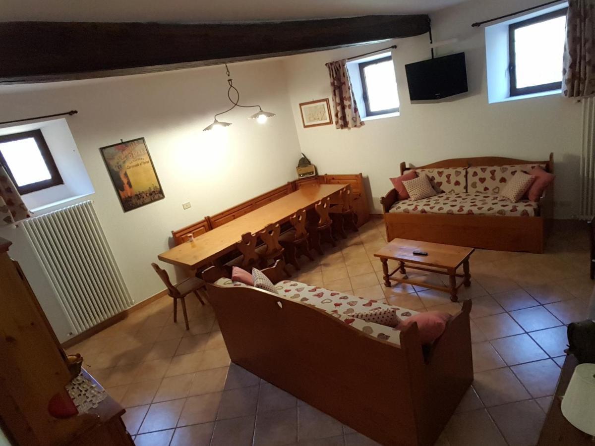 مبيت وإفطار Montalto Dora La Taverna Di Tony المظهر الخارجي الصورة